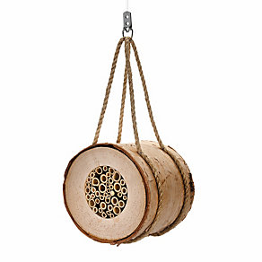 Beesâ€˜ nest aid made of birch